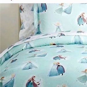 Pottery Barn Kids Frozen Bedding set NWT